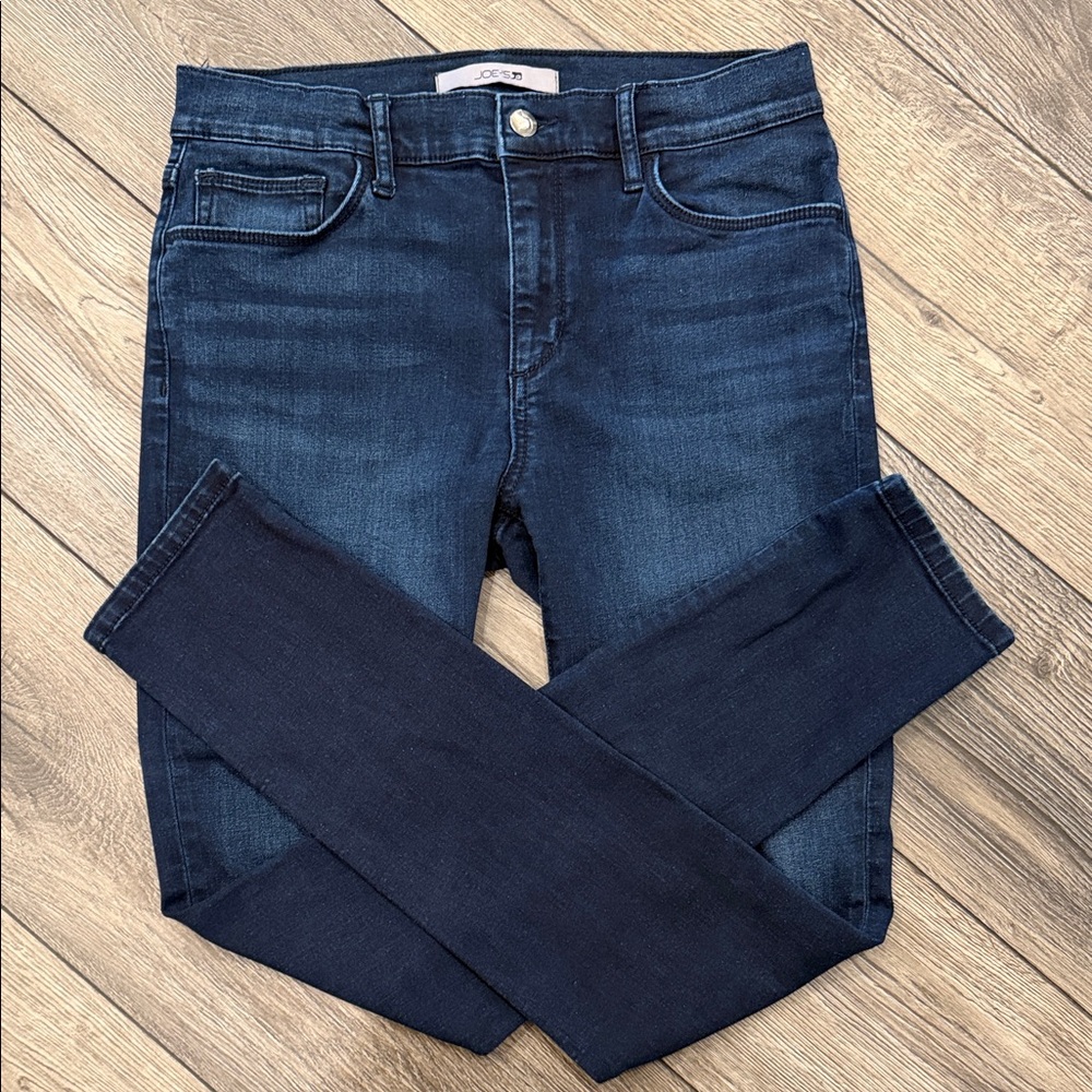 Women's Joes Skinny Jeans. Gently worn. Size 28